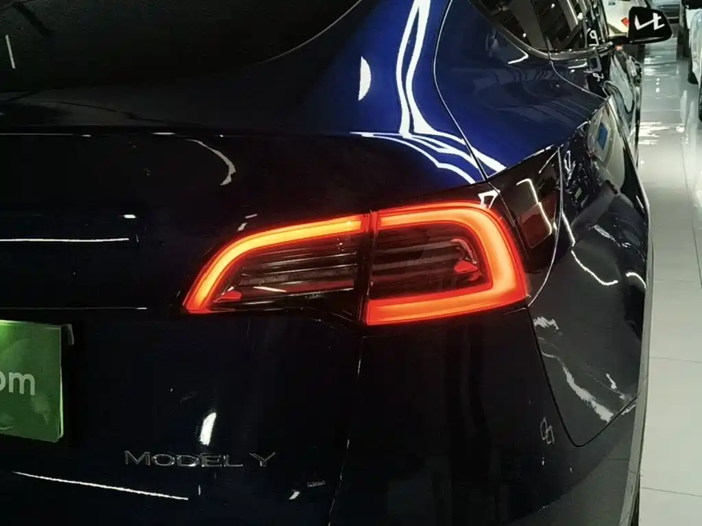 Tesla Model Y 2021 3D7