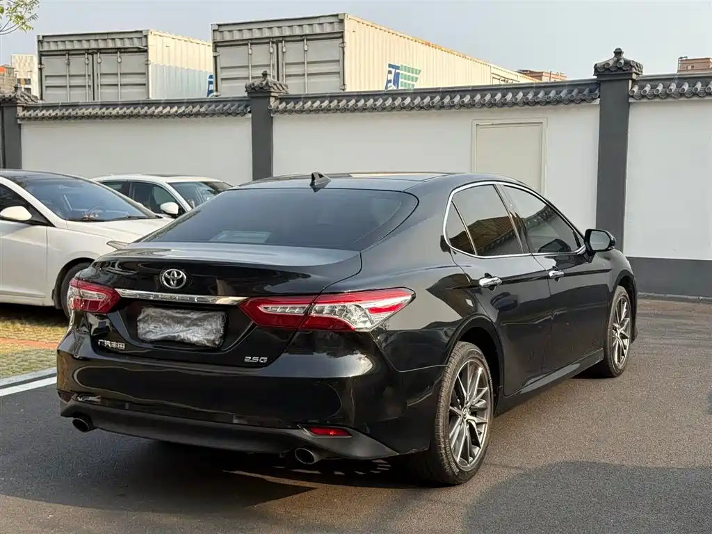 Toyota Camry 2021 2.5G Luxury
