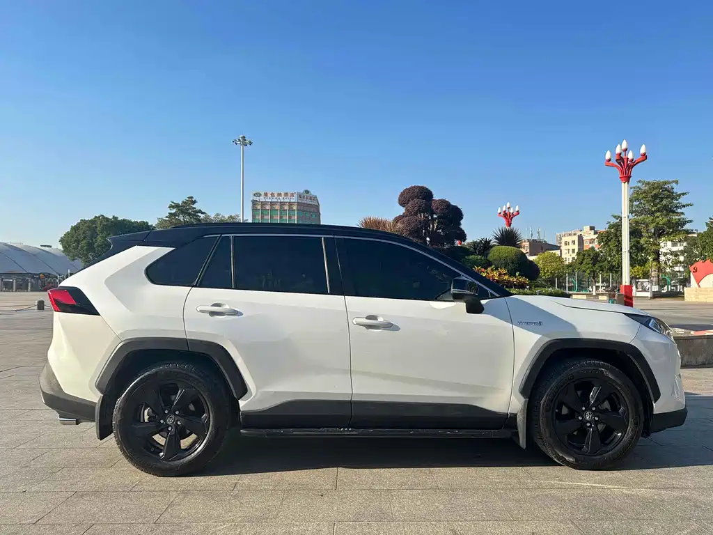TOYOTA RAV4 RONGFANG