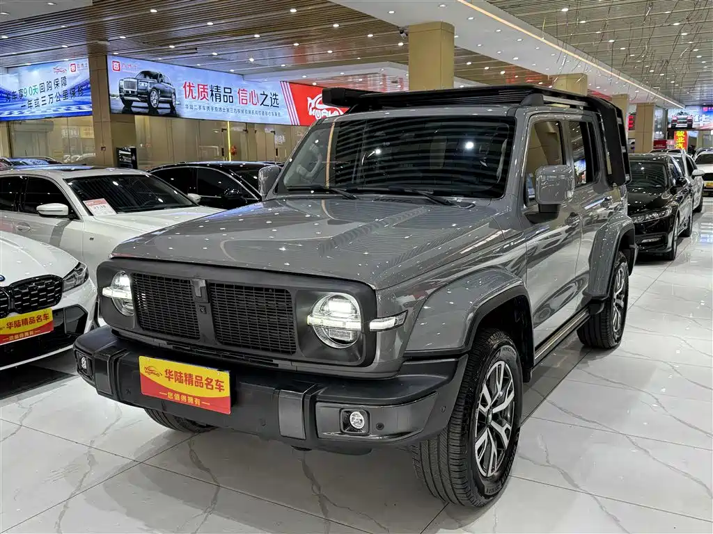 Tank Tank 300 2022