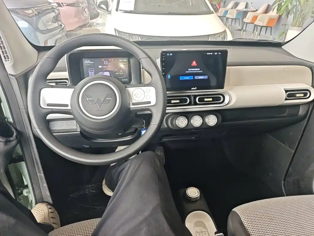 Wuling MINIEV — миниатюра 10