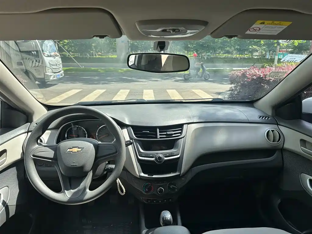 Chevrolet Sail 2015 3 1.3L MT