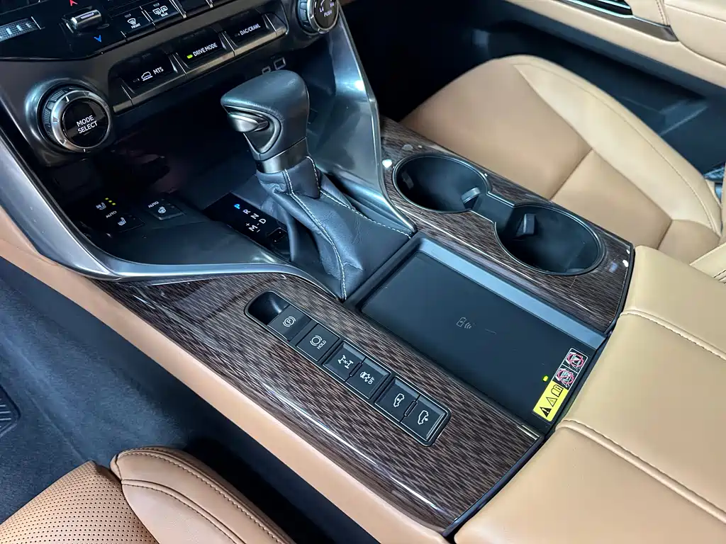 Lexus LX 2024 LX600 7 мест Luxury