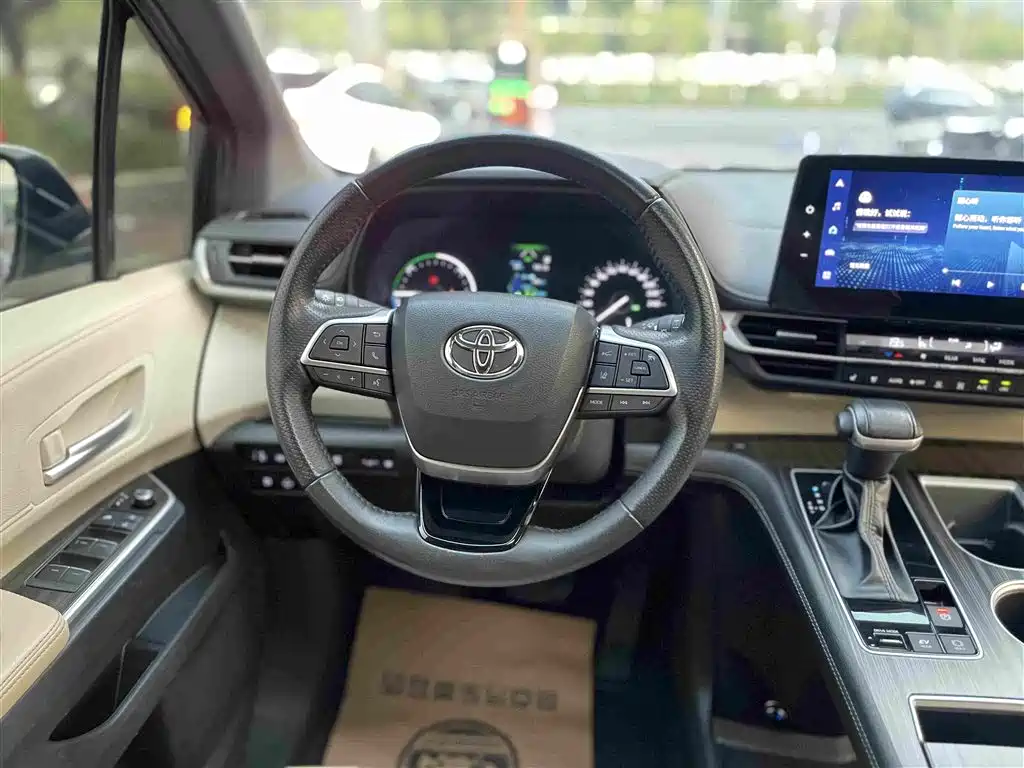 Toyota Sienna — миниатюра 22