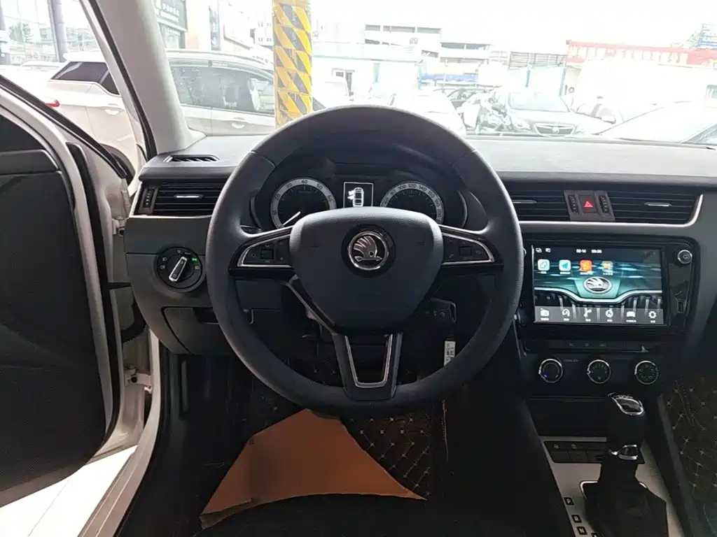 Skoda Octavia — миниатюра 11
