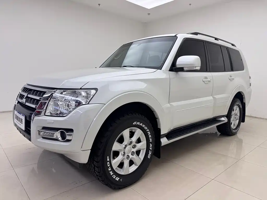 Mitsubishi Pajero (Import) 2018