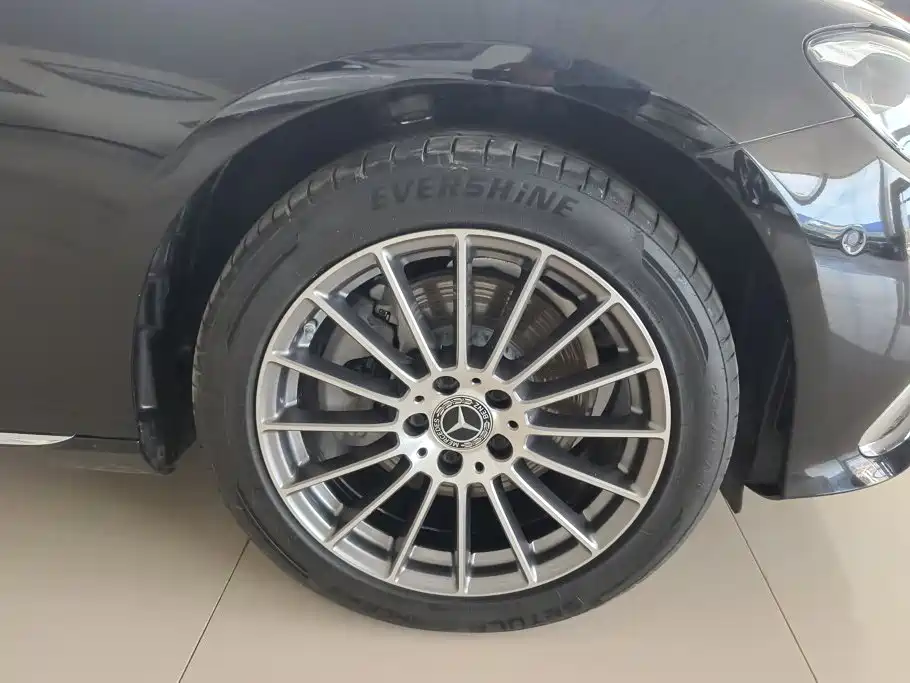 Mercedes-Benz E-Class — миниатюра 6