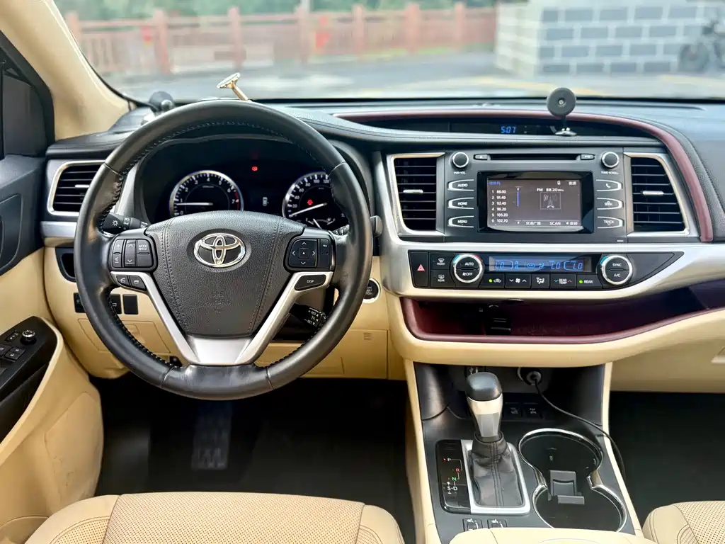 Toyota Highlander — миниатюра 29