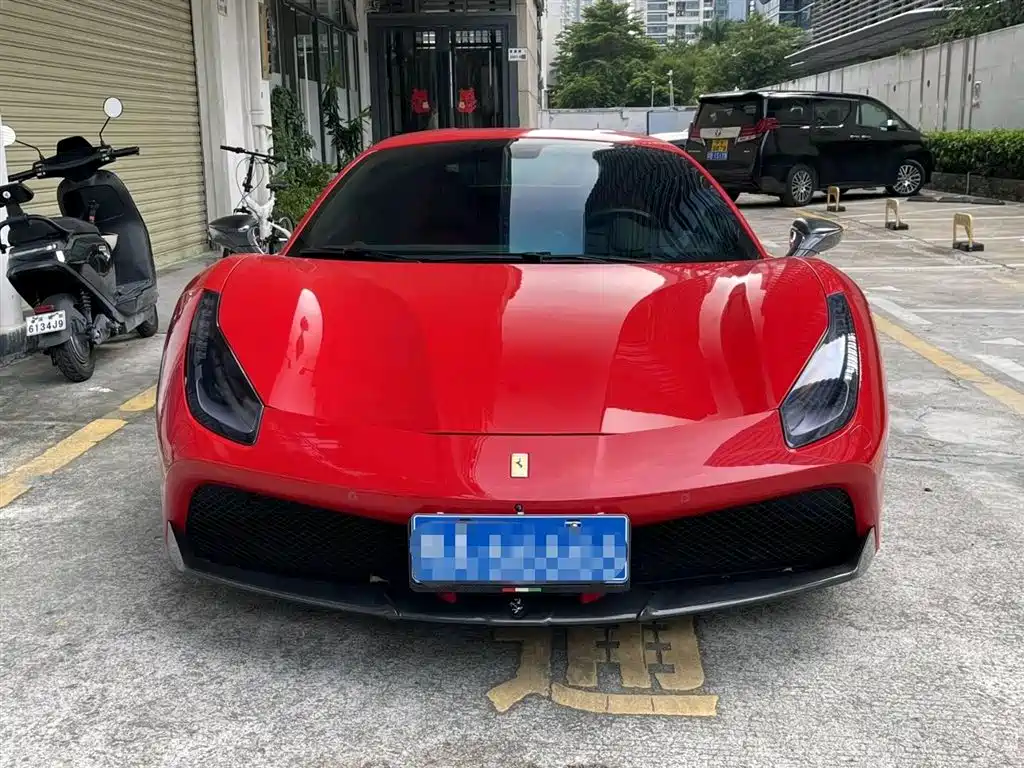 FERRARI 488