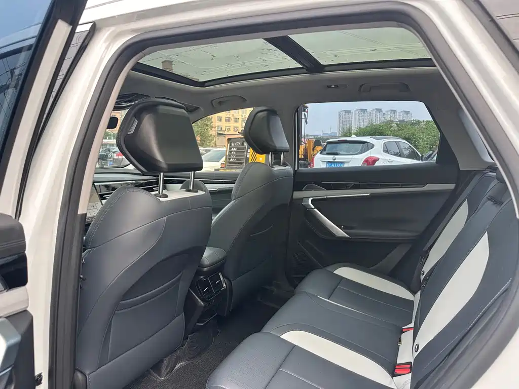 Geely Boyue L — миниатюра 16