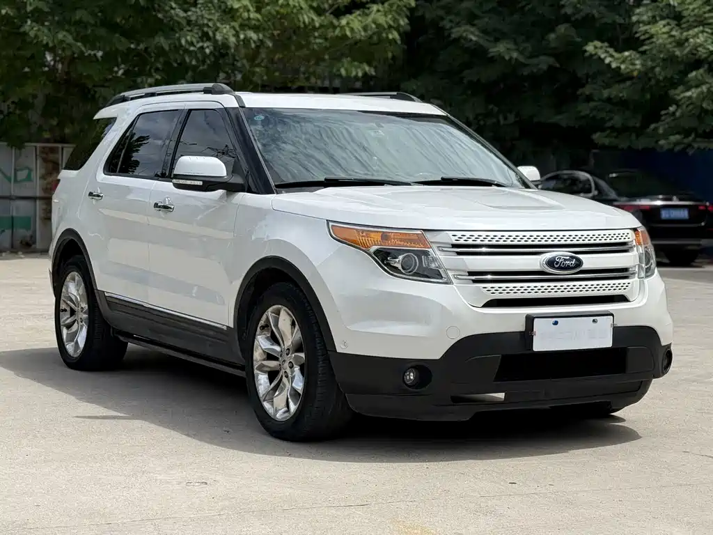Ford Explorer (Import) — миниатюра 3