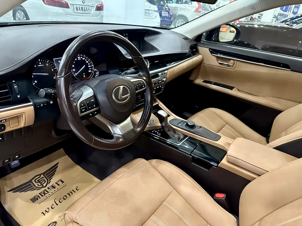 Lexus ES — миниатюра 6