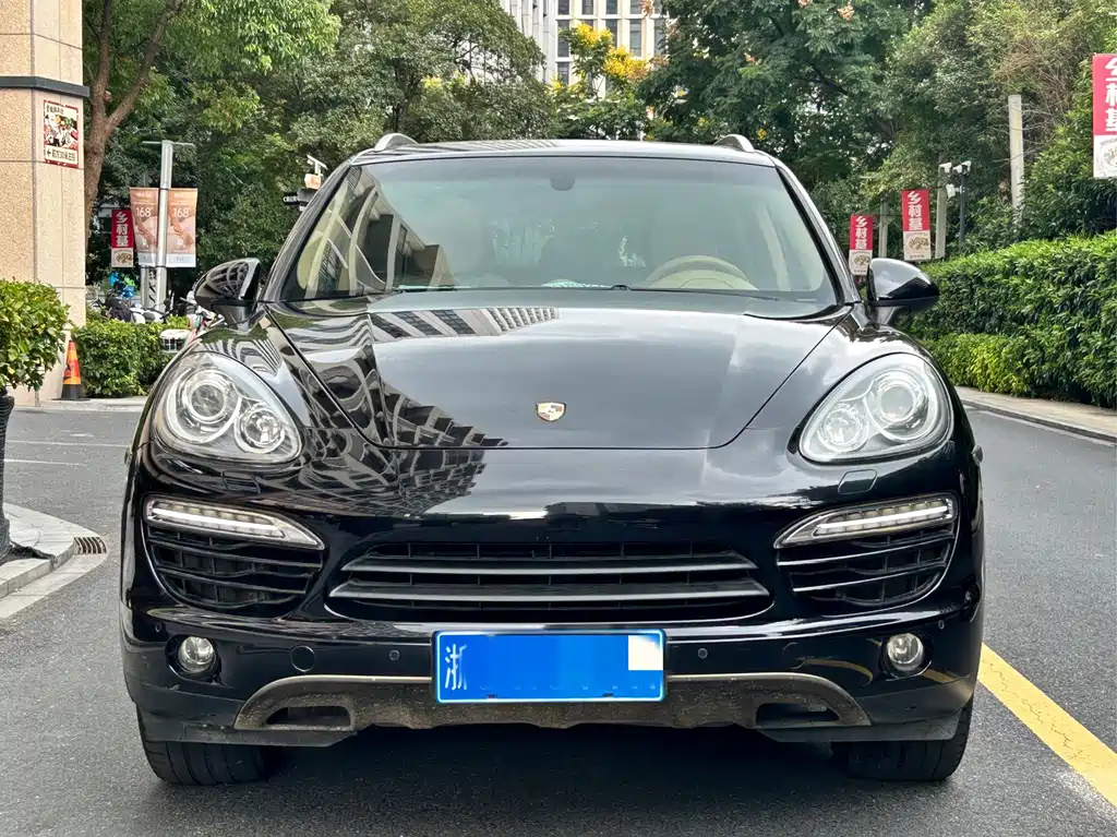 Porsche Cayenne — миниатюра 2