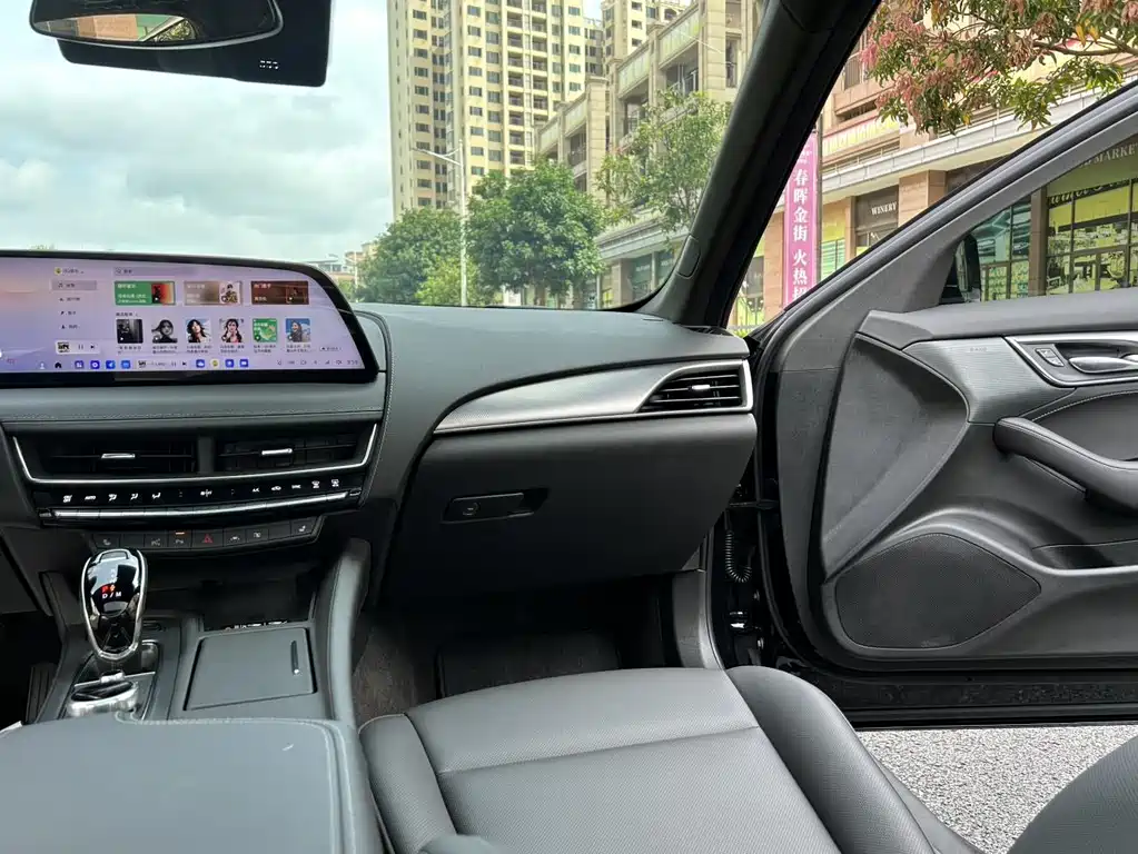Cadillac CT5 — миниатюра 19
