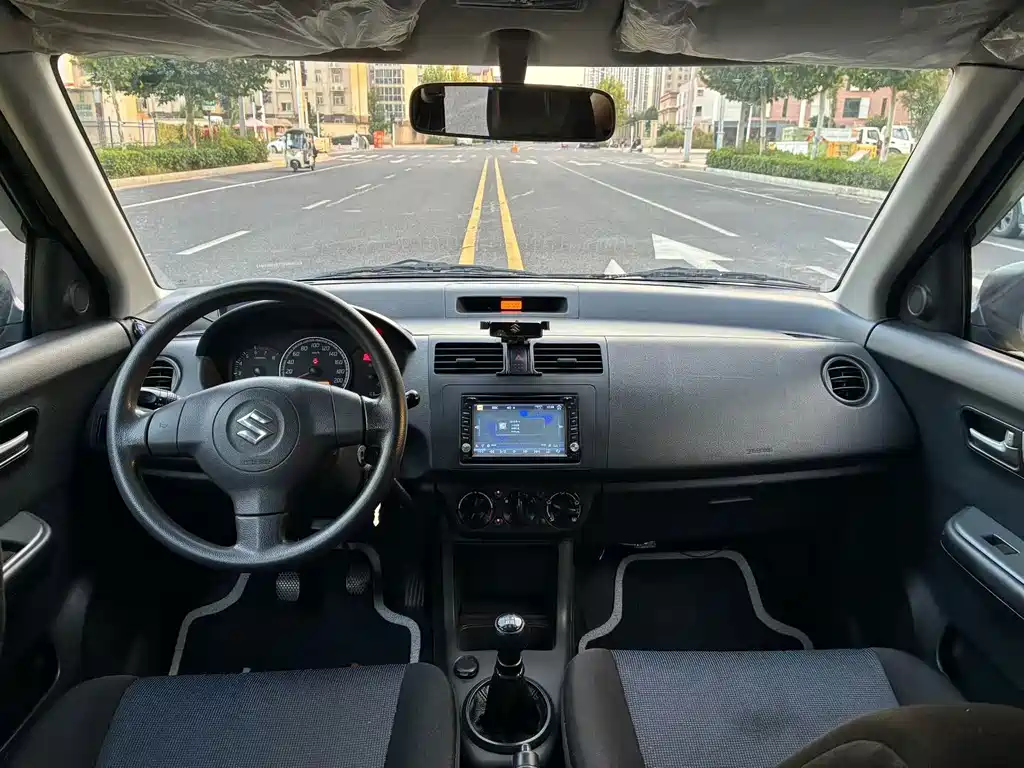 Suzuki Swift — миниатюра 5