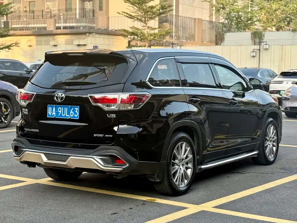 Toyota Highlander — миниатюра 7