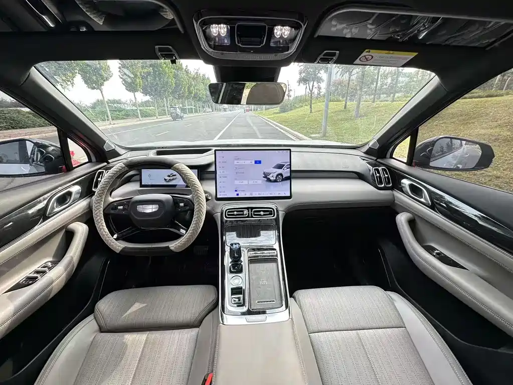 Geely Boyue L — миниатюра 5