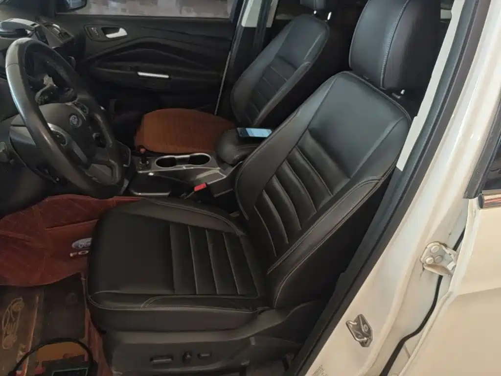 Ford Kuga — миниатюра 15