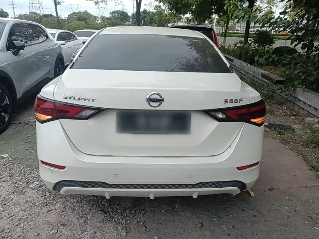 Nissan Sylphy — миниатюра 6