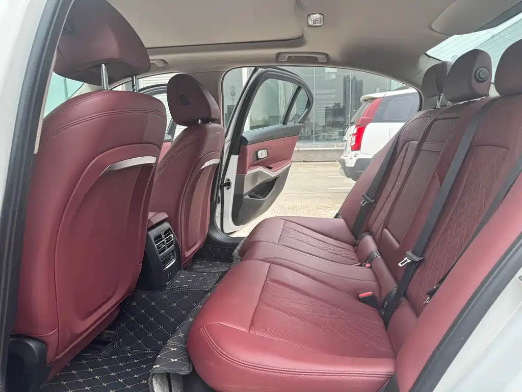 BMW i3 — миниатюра 11