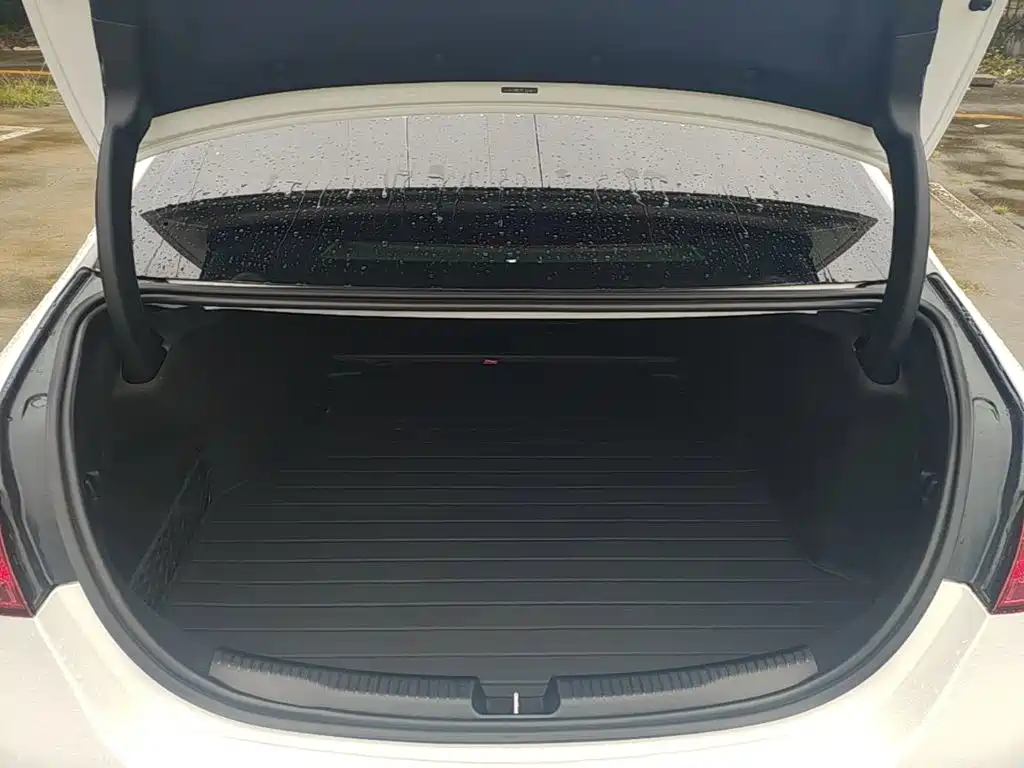 Mercedes-Benz C-Class — миниатюра 19