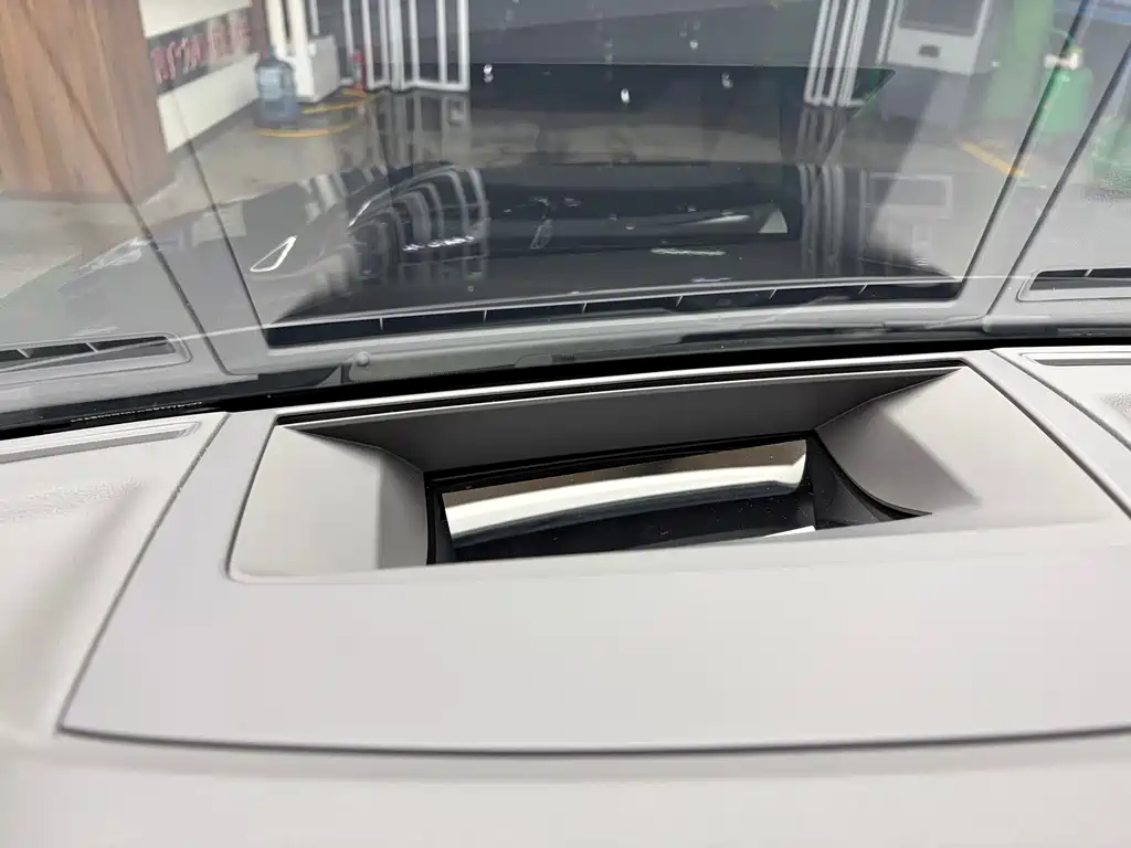Volkswagen Touareg — миниатюра 16