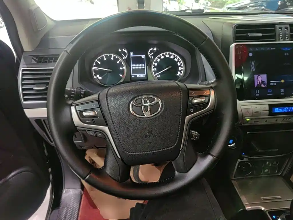 Toyota Prado — миниатюра 11