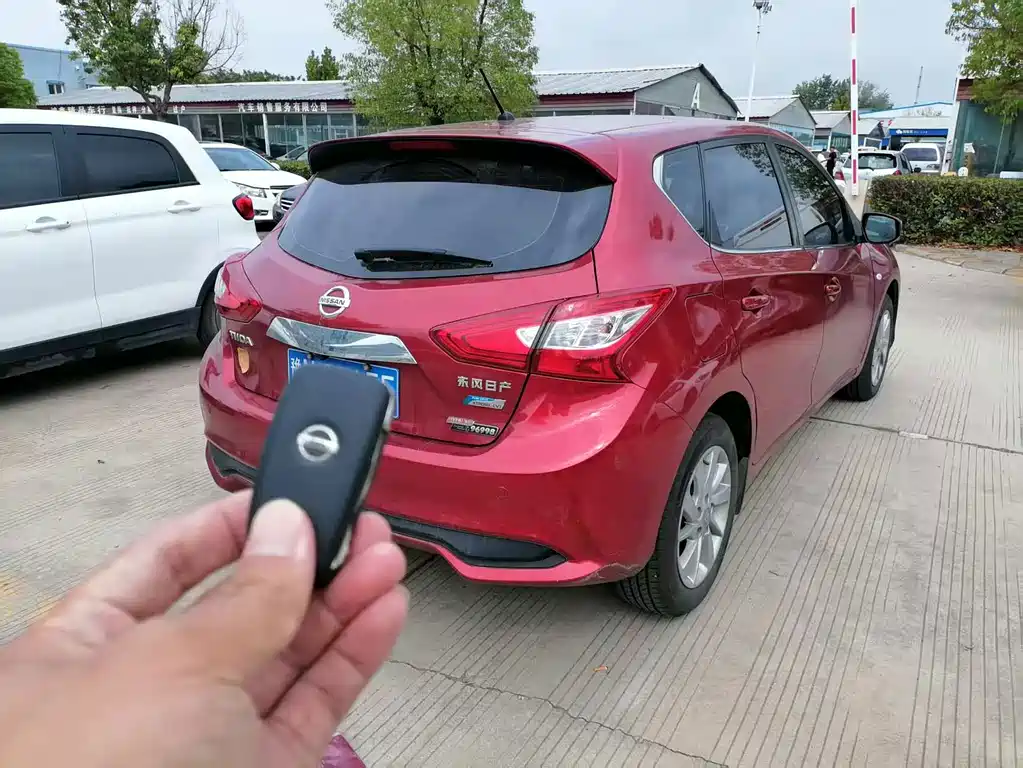 Nissan Tiida — миниатюра 5