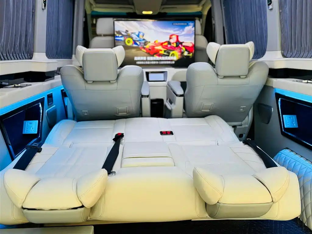 Mercedes-Benz Sprinter - фото 12