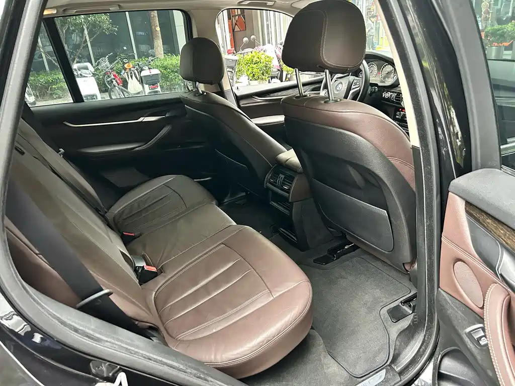 BMW X5 (Import) — миниатюра 16