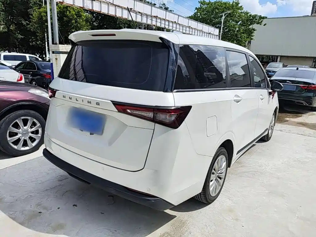 Wuling Jiachen 2022 1.5L MT Elite