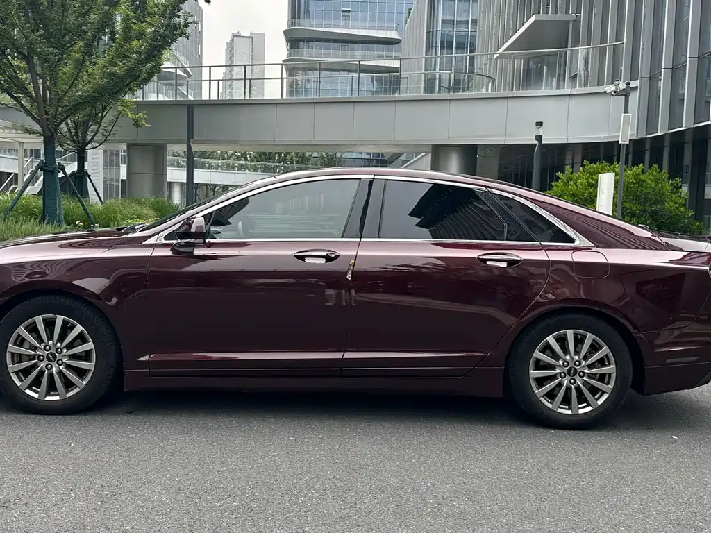 Lincoln MKZ 2017 2.0T Premium