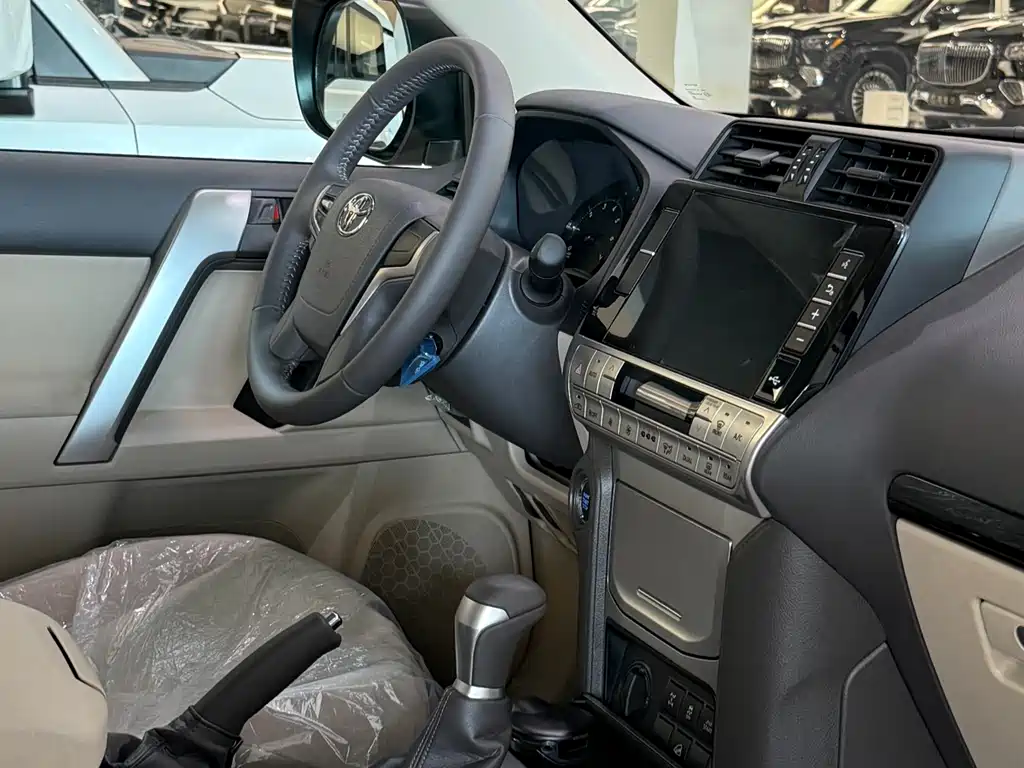 Toyota Land Cruiser Prado 2023 4.0L GXR