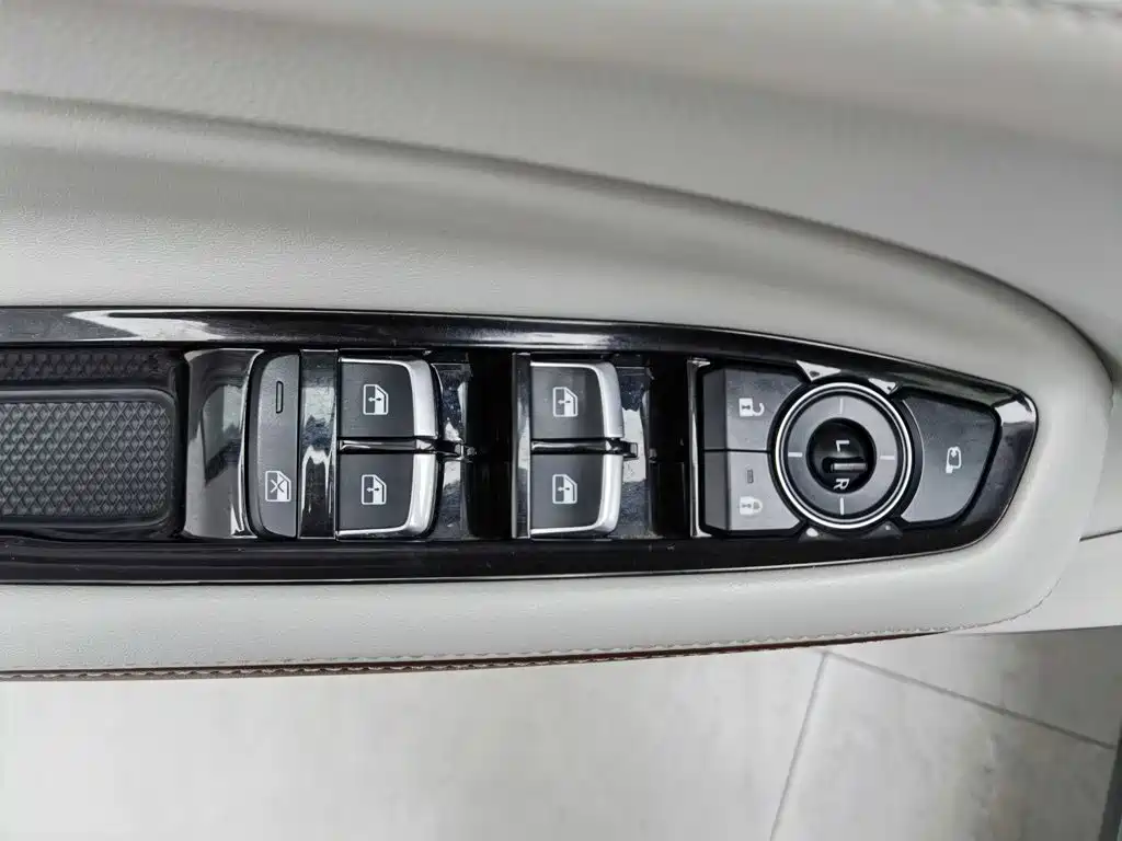 Ford Equator — миниатюра 9