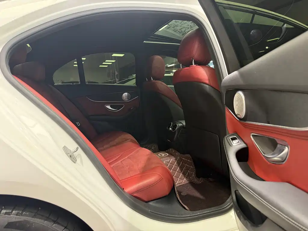 Mercedes-Benz C-Class — миниатюра 8