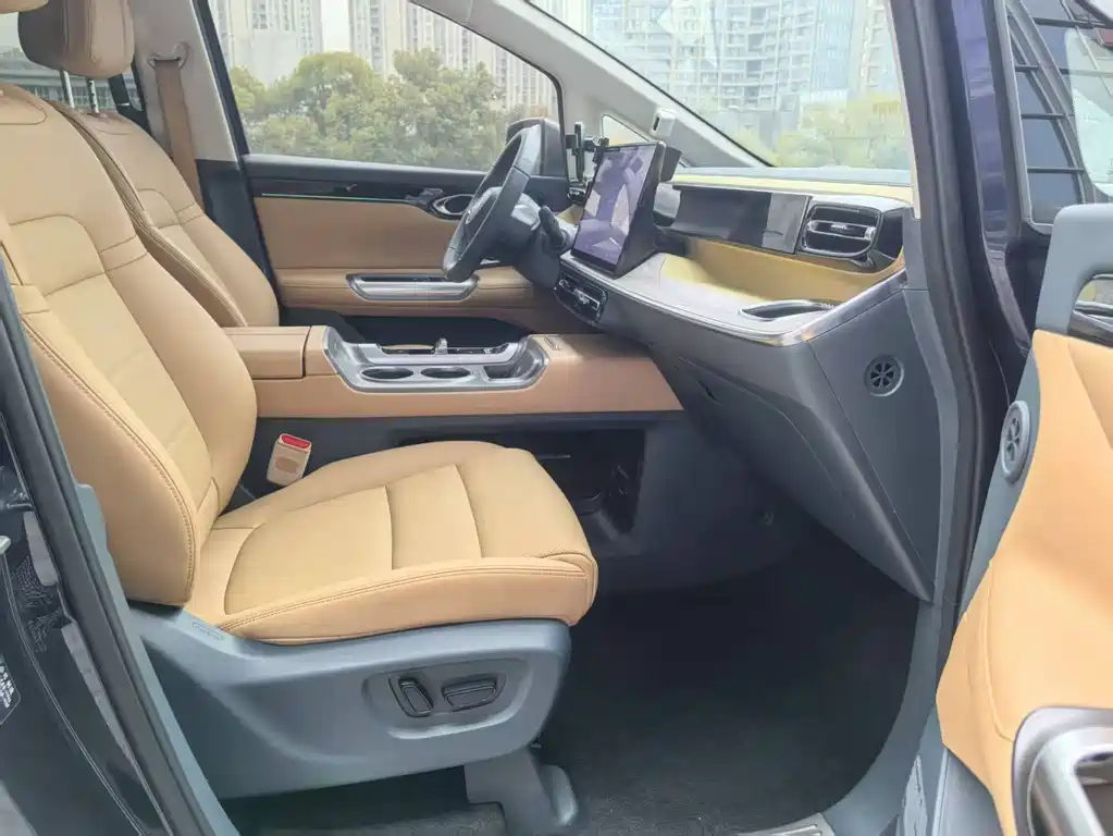 GAC TRUMPCHI E8 NEW ENERGY