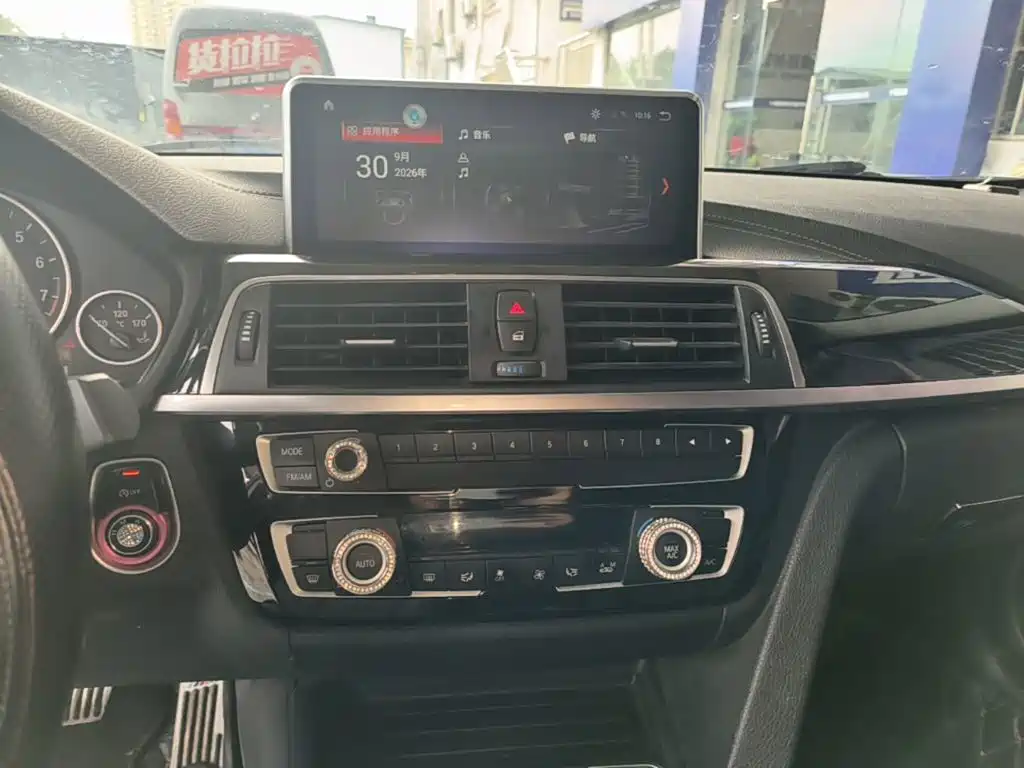 BMW 3 Series — миниатюра 13
