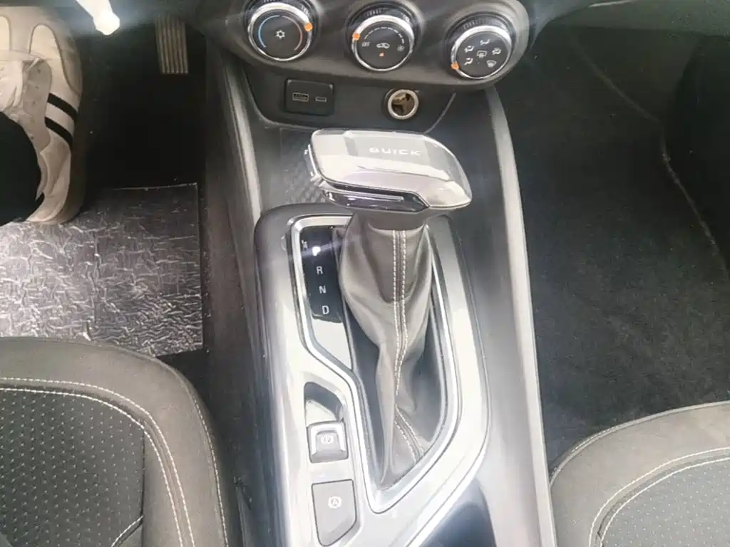 Buick Verano — миниатюра 14