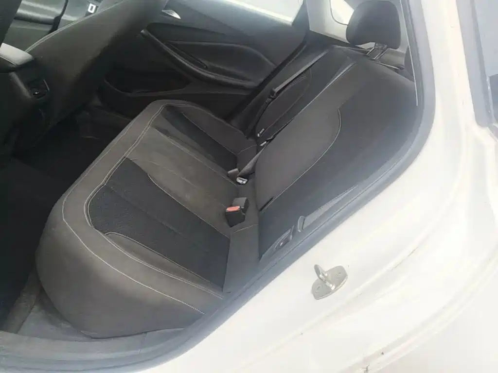 Buick Verano — миниатюра 17