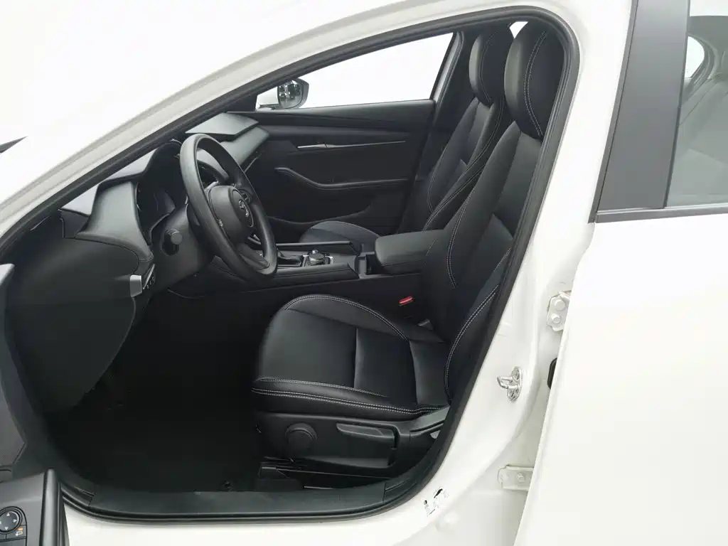 Mazda 3 Axela — миниатюра 10