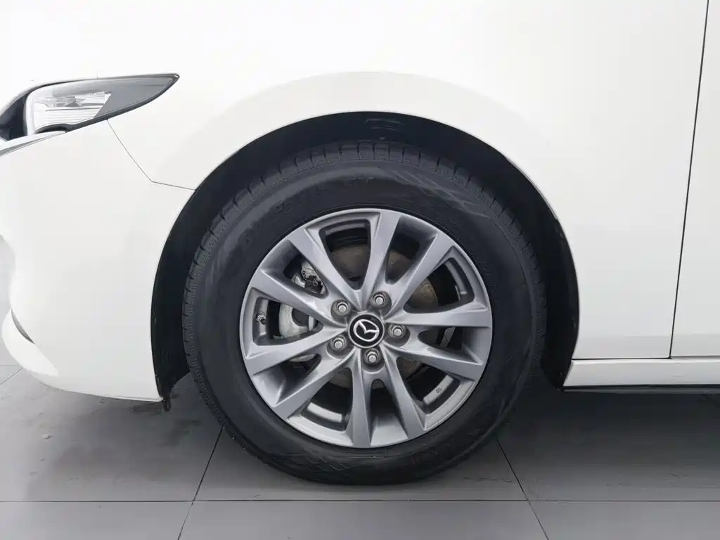 Mazda 3 Axela — миниатюра 17