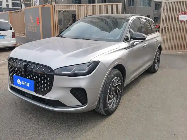 LINCOLN ADVENTURER 2024