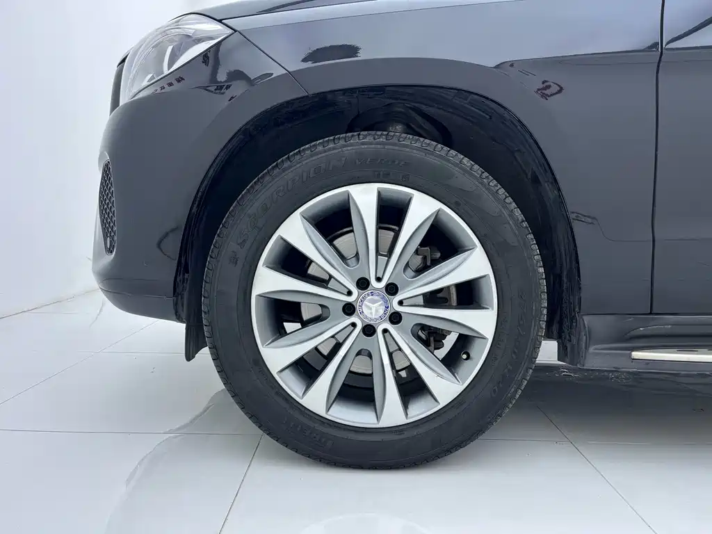 Mercedes-Benz GLS — миниатюра 7