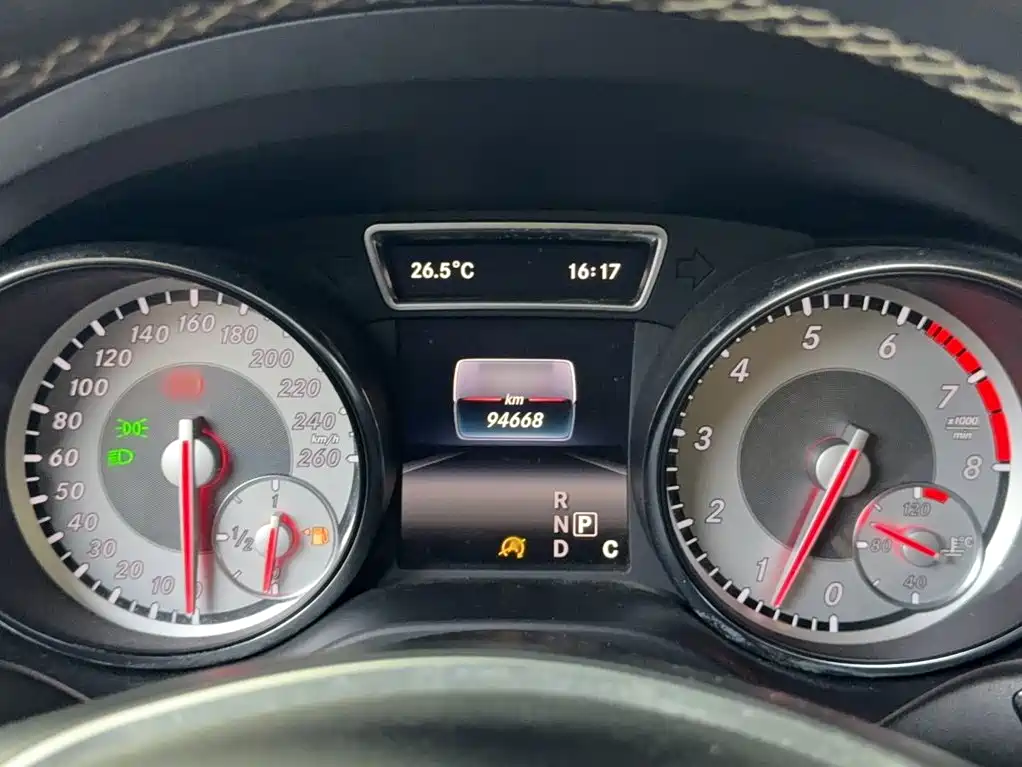 Mercedes-Benz GLA 2016 GLA 200 Fashion