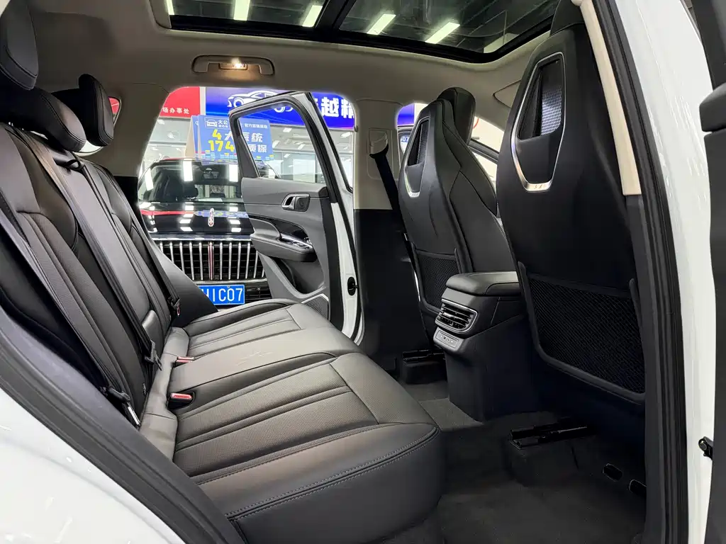Hongqi Hongqi HS3 — миниатюра 19