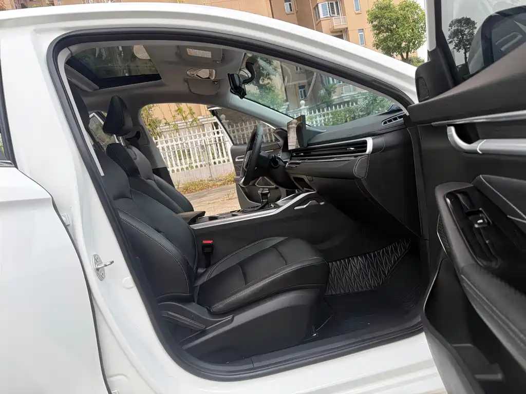 Geely Emgrand — миниатюра 11