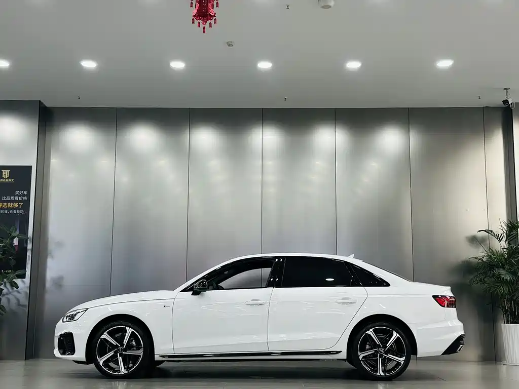 Audi A4L 2024 40 TFSI Luxury