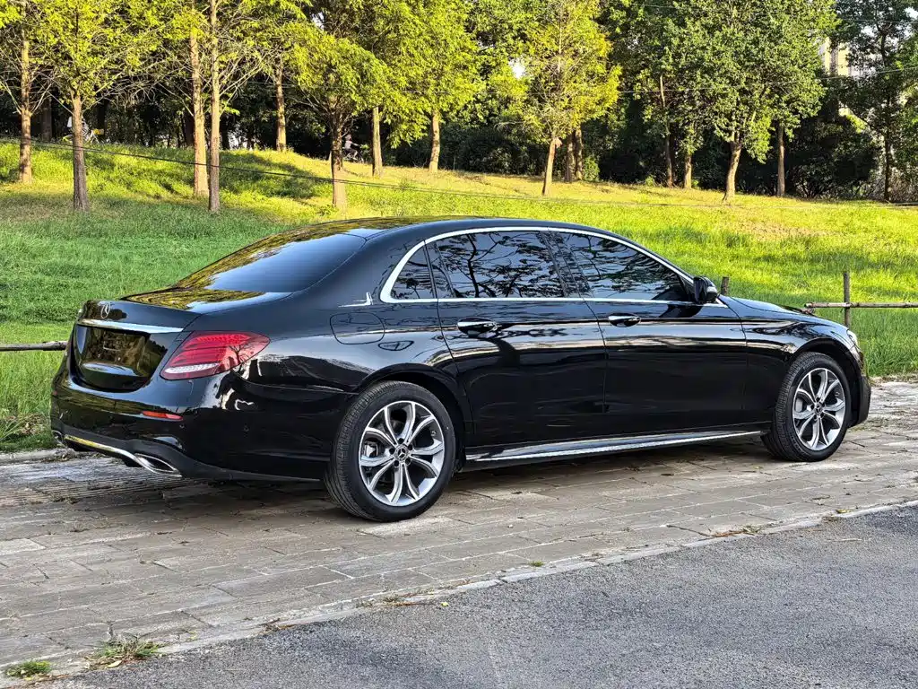 Mercedes-Benz E-Class — миниатюра 3