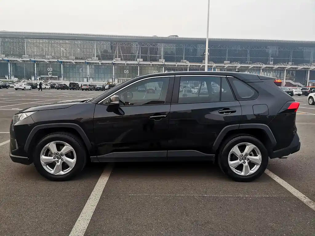 TOYOTA RAV4 RONGFANG