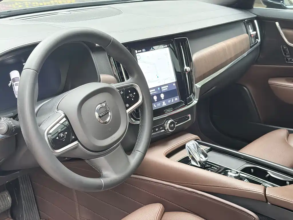 Volvo S90 — миниатюра 12